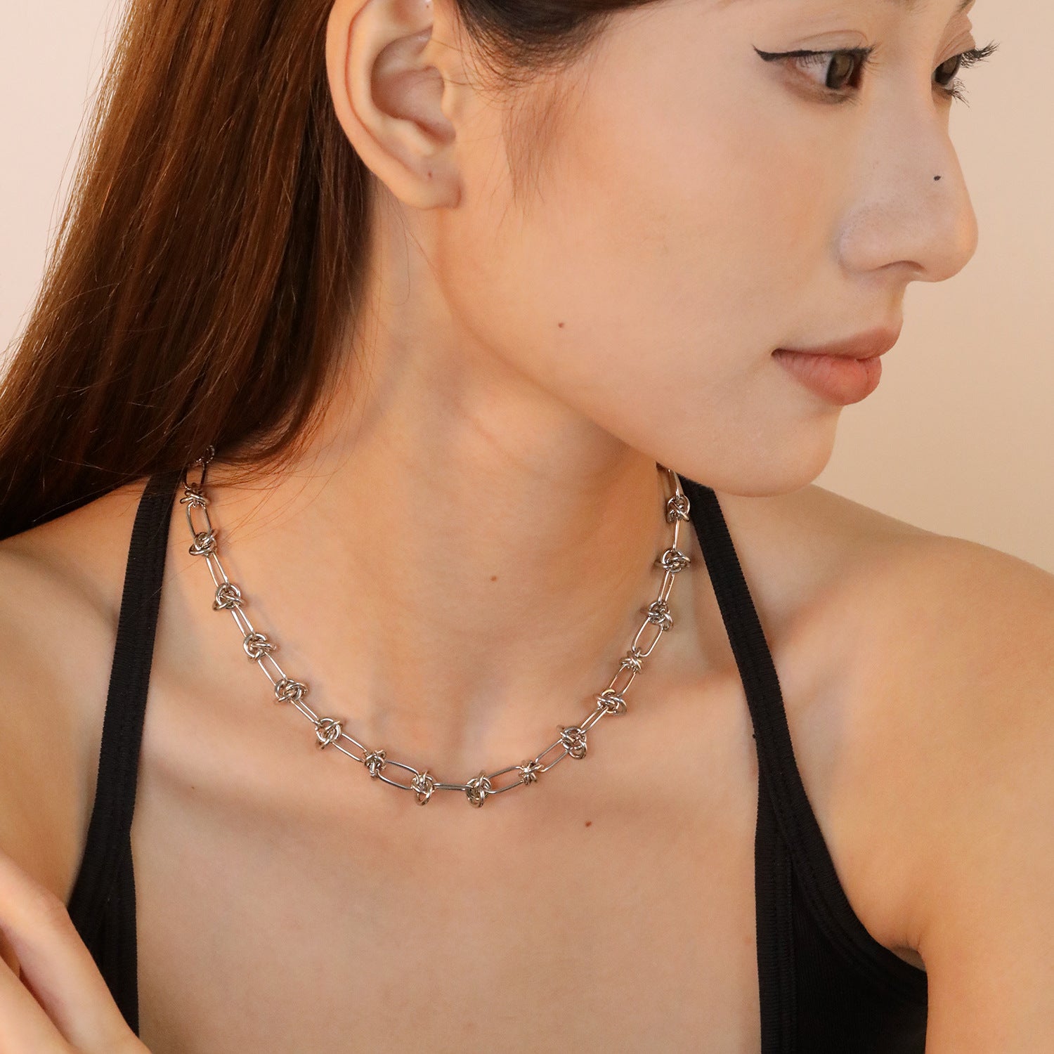 Damen Armband mit dekorativen Perlen und eleganten Gliederdesign Shop Nory