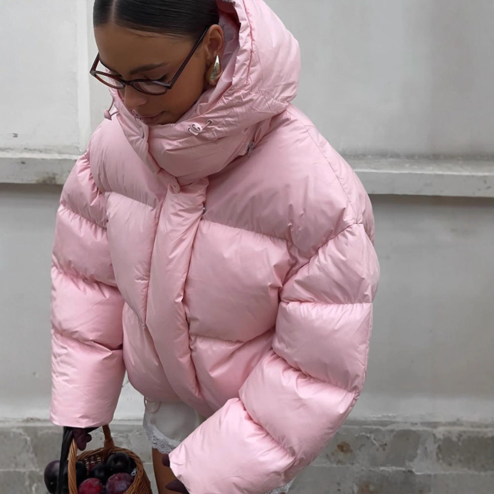 Damen kurze oversized Stepp-Daunenjacke mit Kapuze und hohem Stehkragen Shop Nory