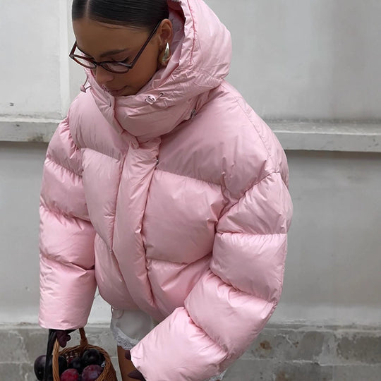 Damen kurze oversized Stepp-Daunenjacke mit Kapuze und hohem Stehkragen Shop Nory