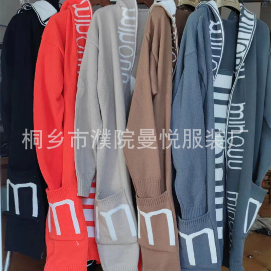 Damen Kapuzen-Cardigan im Oversize-Strick mit Logobordüre Shop Nory
