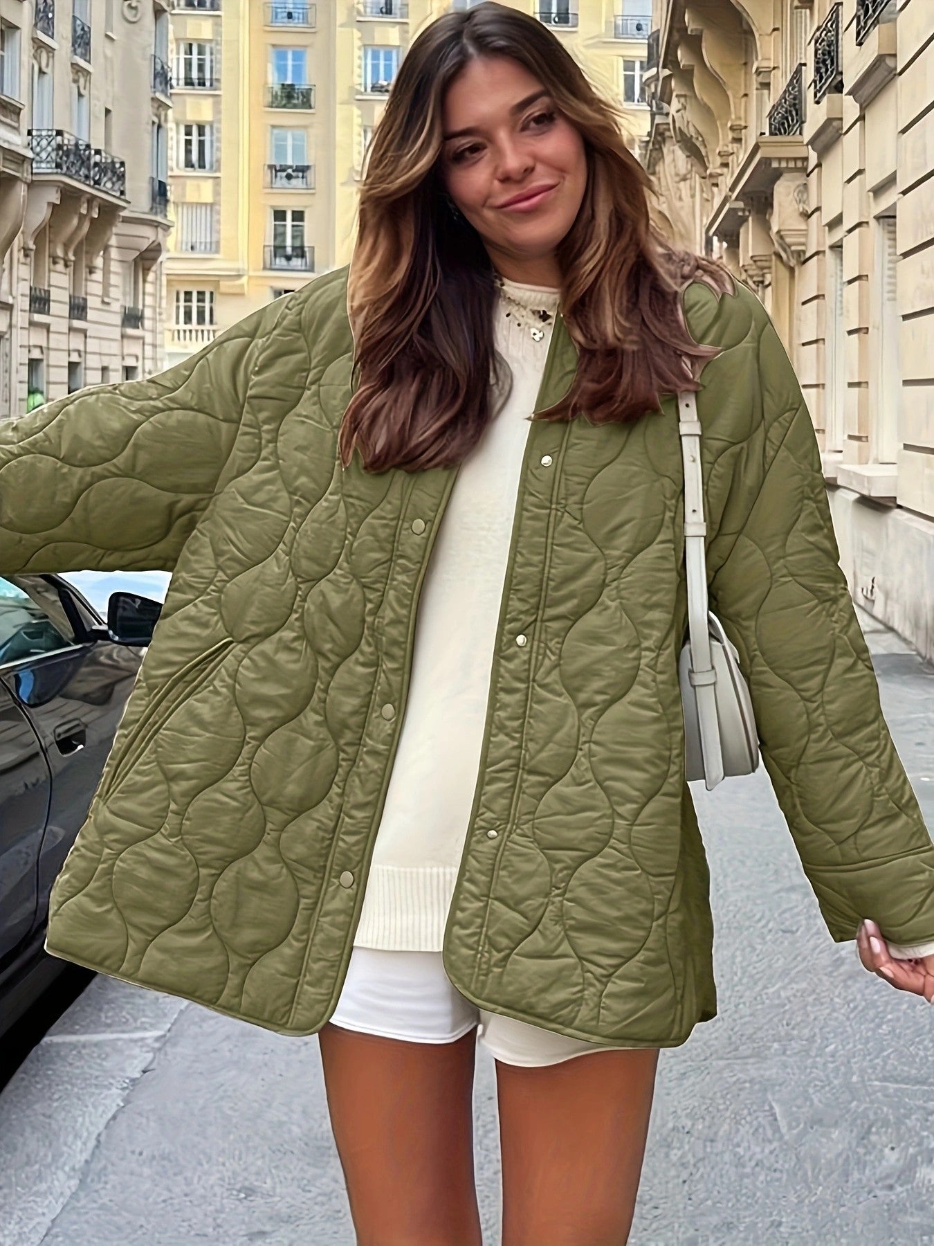 Damen Steppjacke mit großen Taschen und Rundhalsausschnitt