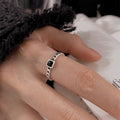 Damen zierlicher Silberring mit quadratischem Onyx-Element Shop Nory