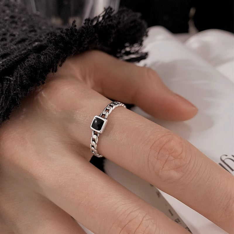 Damen zierlicher Silberring mit quadratischem Onyx-Element Shop Nory