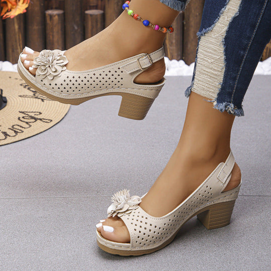 Damen modische Sling-Sandalen mit dekorativem Blumenapplikation
