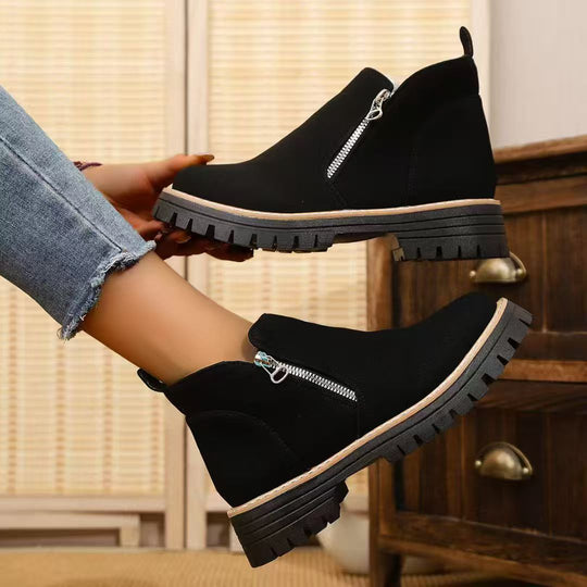 Damen Warme Chelsea-inspirierte Stiefelette mit seitlichem Reißverschluss und grober Profilsohle Shop Nory