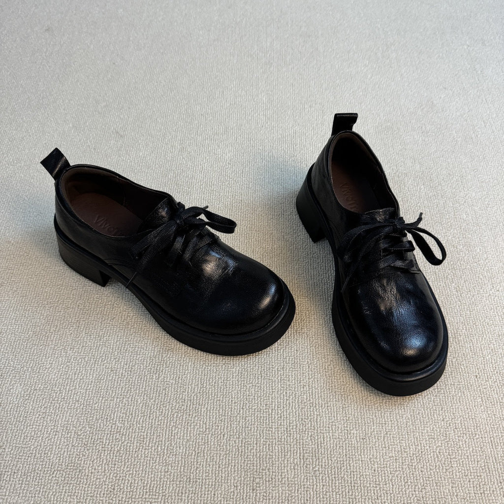 Damen Klassische Schnürschuhe mit robustem Plateau und eleganter Lederoberfläche
