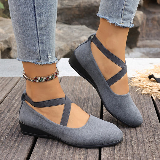 Damen Komfortable Mary-Jane-Ballerinas aus Velours mit verstellbarem Schnallenriemen und gepolstertem Fußbett Shop Nory