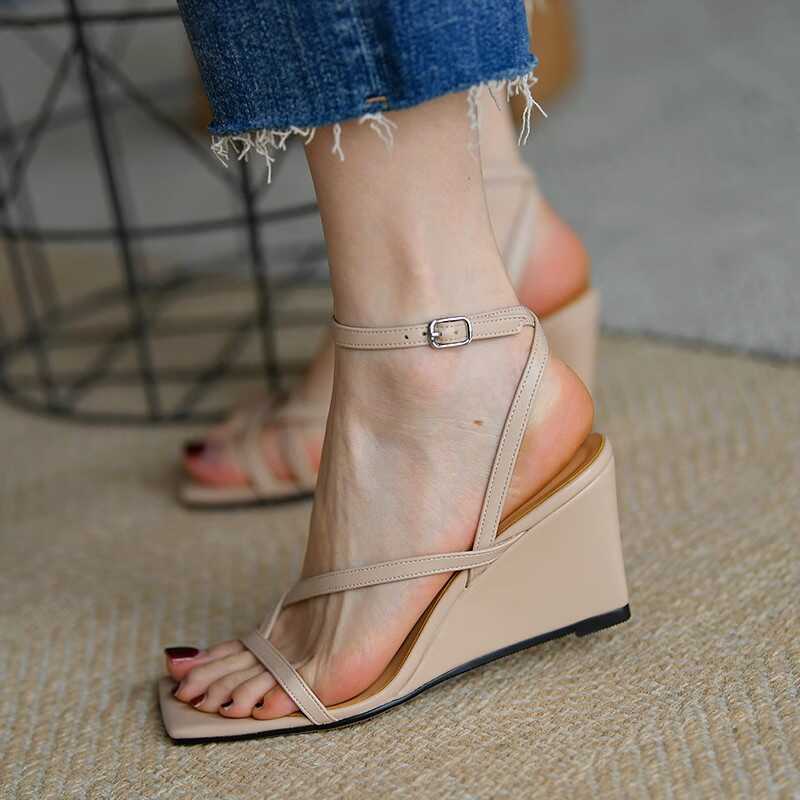 Damen elegante Plateau-Sandalen mit verstellbarem Riemendesign