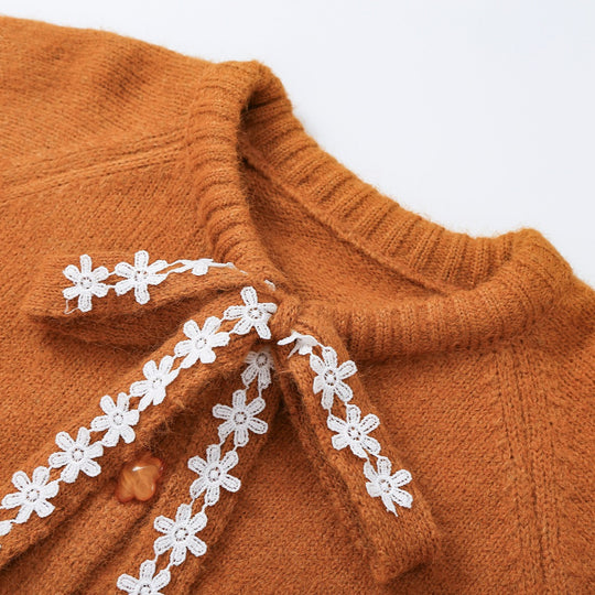 Damen Grobstrick‑Pullover mit floraler Spitzenkordel am Ausschnitt Shop Nory