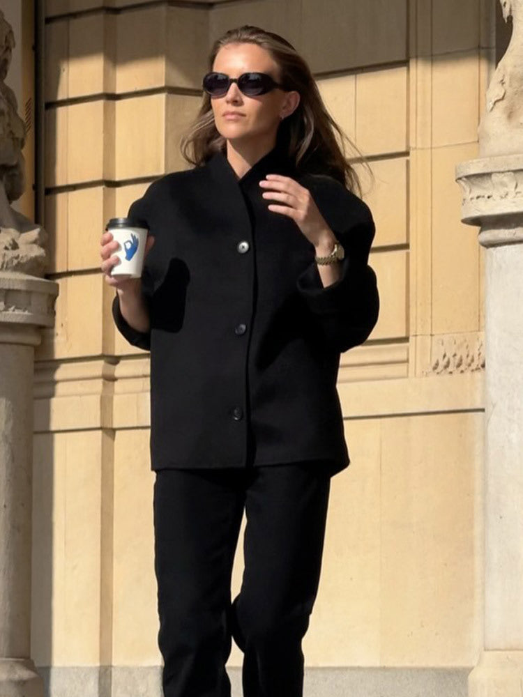Damen Kurzmantel aus Wollmix mit kastiger Boxy-Silhouette und markanter Knopfleiste Shop Nory