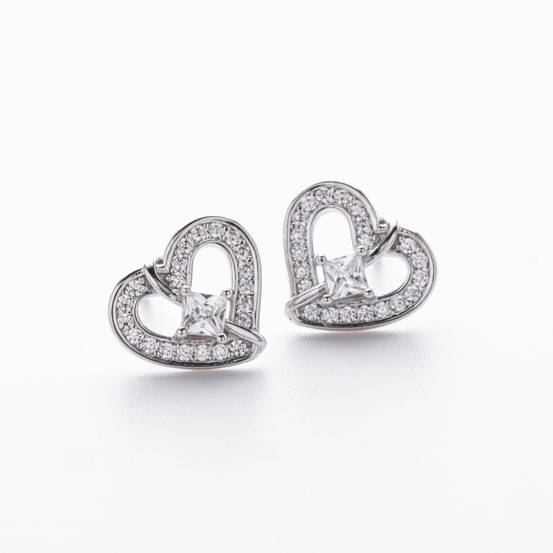 Damen Ohrstecker im Herzdesign aus 925 Sterling Silber Shop Nory