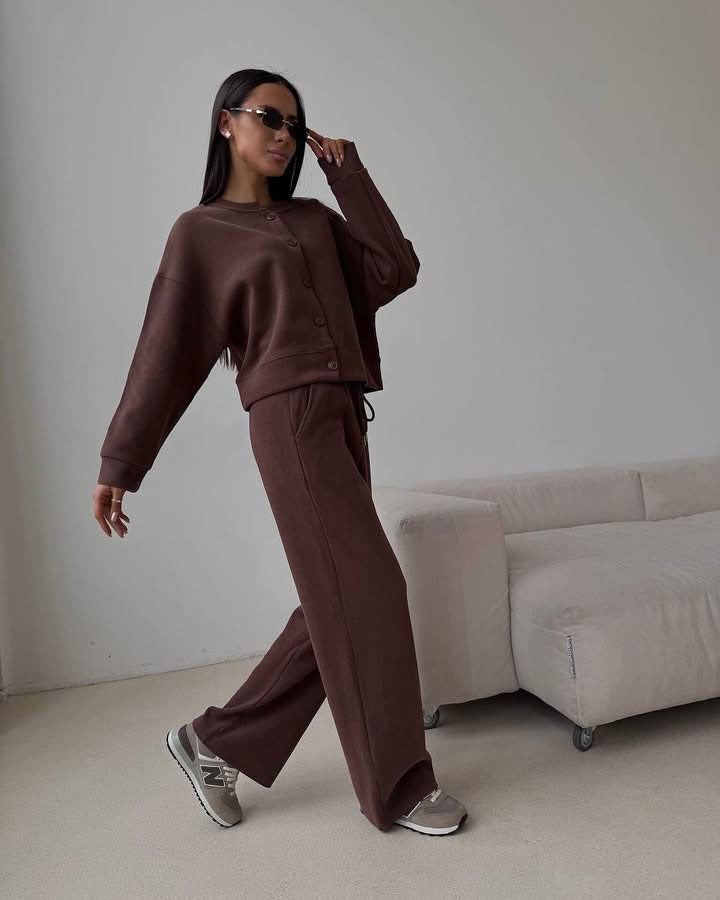 Damen Zweiteiliges Loungewear-Set aus Sweat mit geknöpfter Cropped-Jacke und weiter Kordelzughose Shop Nory