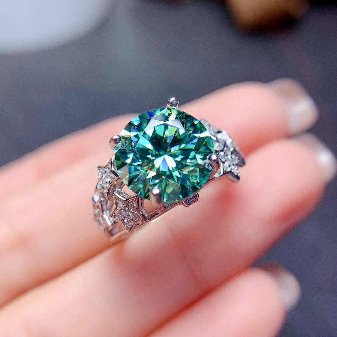 Damenring mit strahlendem, rundem Edelstein und funkelnden Zirkonia-Highlights Shop Nory