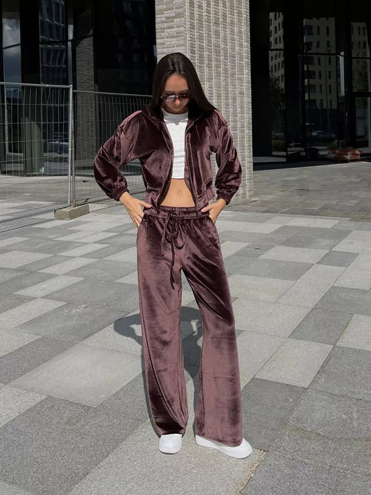 Damen weiches Velours-Lounge-Set mit kurzer Reißverschluss-Kapuzenjacke und weiter High-Waist-Hose Shop Nory