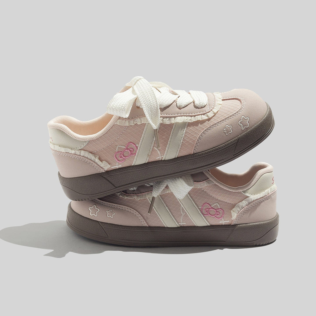 Damen Sportliche Sneaker mit verspieltem Design und einzigartigen Applikationen