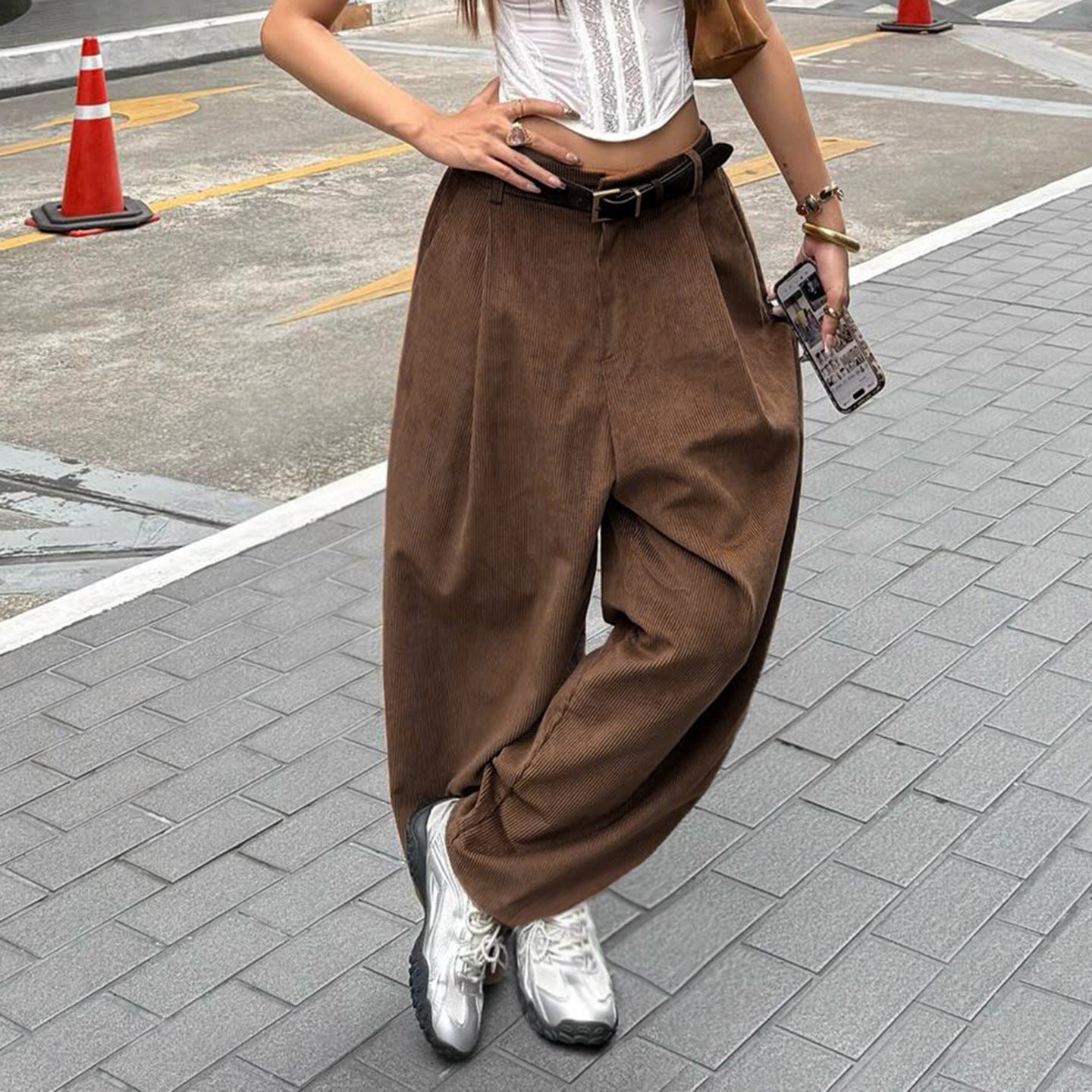 Damen weite Cordhose mit Falten