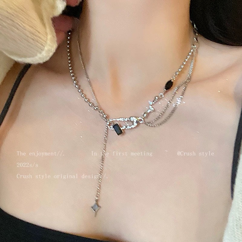 Damen Kette mit modernem, einzigartigem Design und funkelnden Akzenten Shop Nory