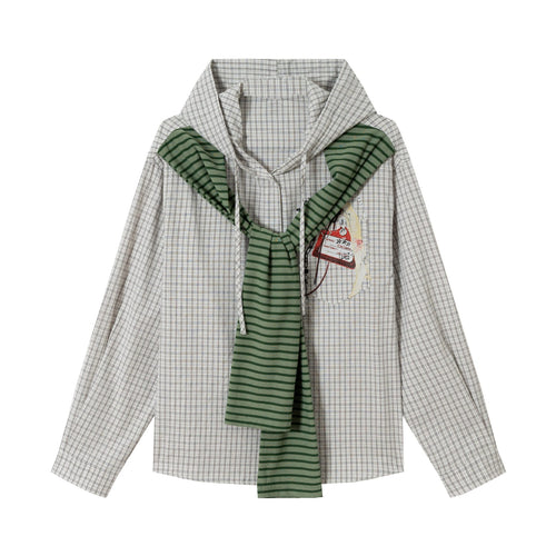 Damen Oversize Hemdjacke mit Kapuze, angenähtem Strickschal und Brustpatch Shop Nory