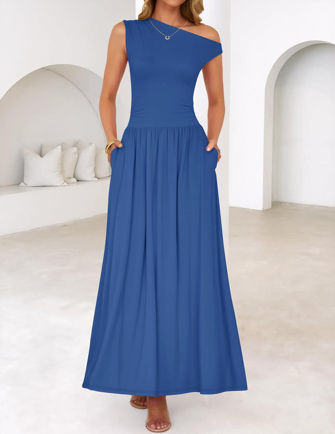 Damen Asymmetrisches Maxikleid mit One-Shoulder, Taillenbetonung und Seitentaschen Shop Nory