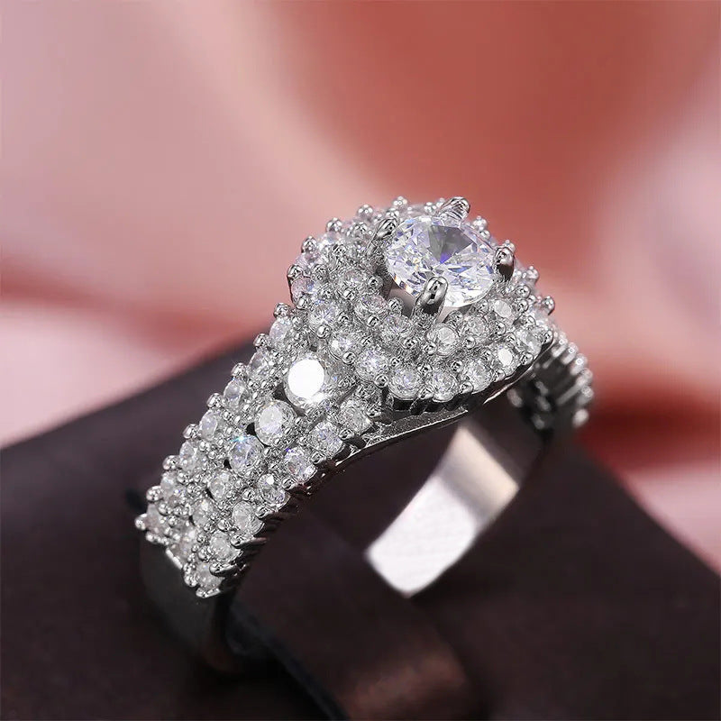 Damen Funkelnder Ring mit kunstvoller Zirkonia-Besetzung Shop Nory