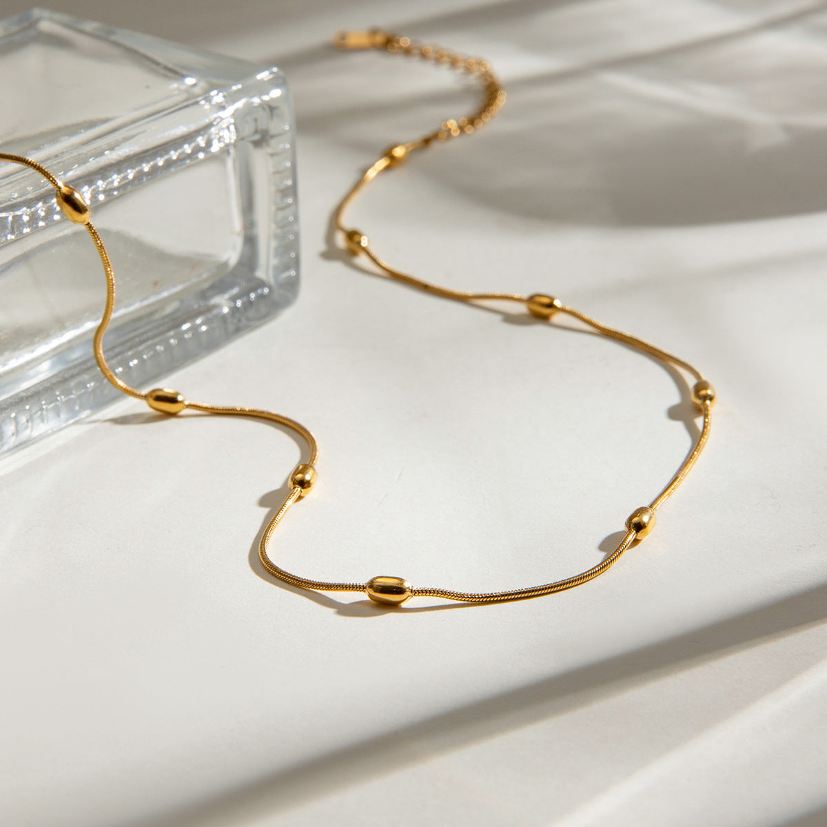 Damen Halskette mit einzigartigem goldenen Design und hypoallergenen Eigenschaften Shop Nory