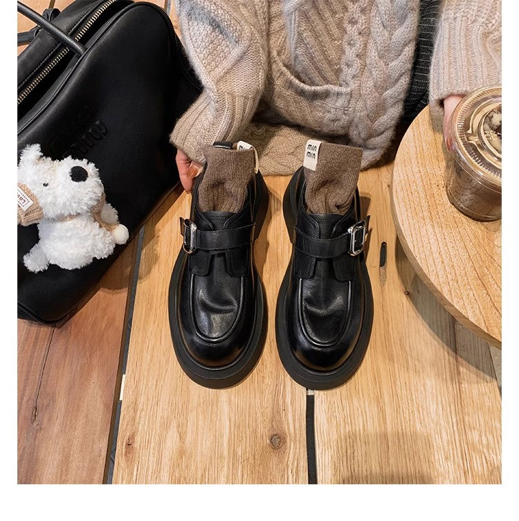 Damen Chunky-Loafer mit markanter Plateausohle und dekorativem Schnallenriemen Shop Nory