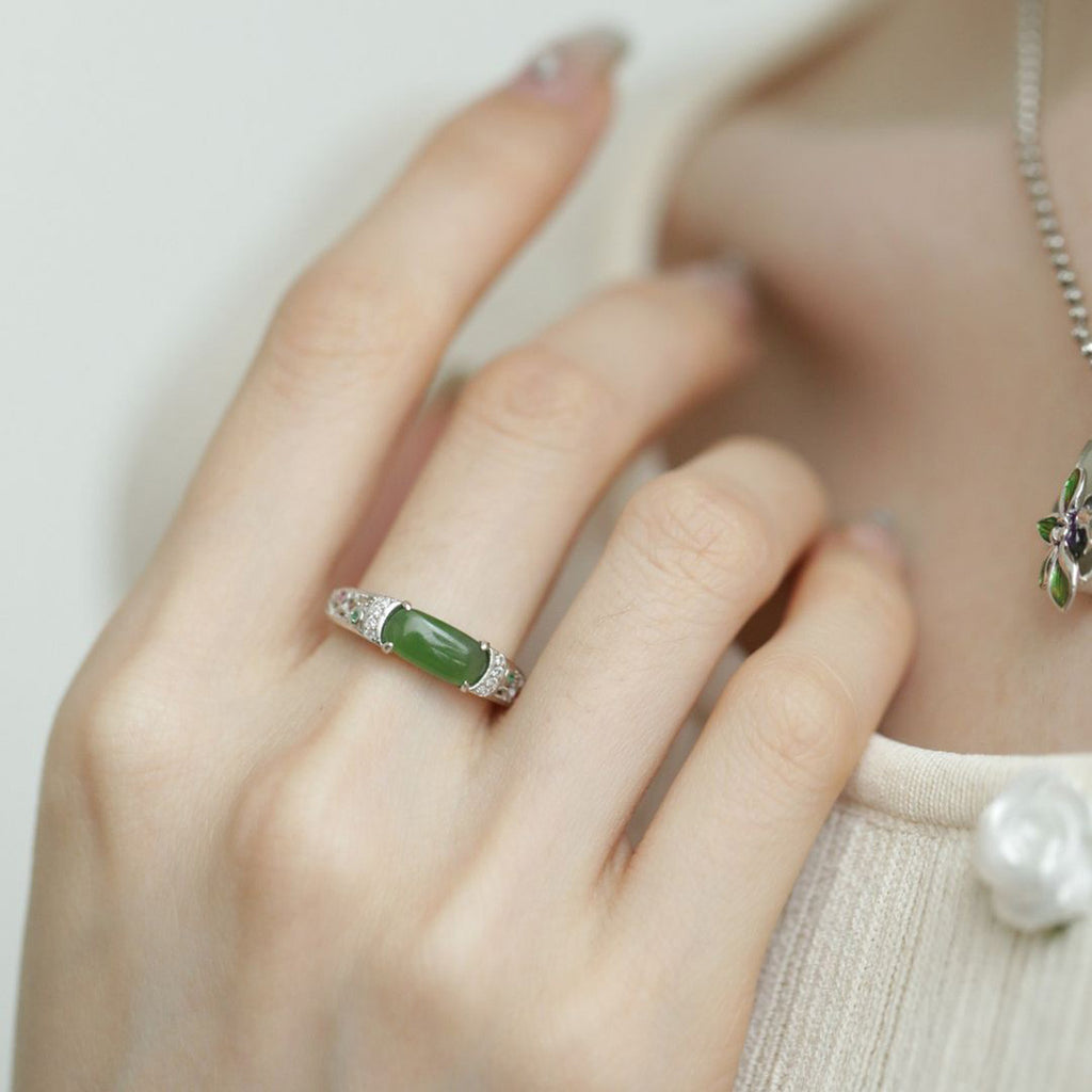 Damenring mit grünem Jade-Einsatz und eleganten Zirkonia-Details Shop Nory