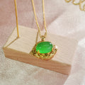 Damen Halskette mit feinem Edelsteinanhänger in goldener Fassung Shop Nory