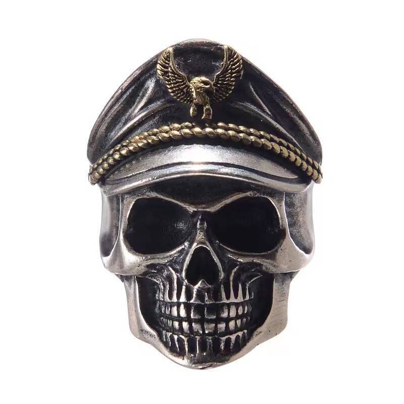 Herren Ring im kunstvollen Totenkopfdesign mit detailreicher Gravur Shop Nory