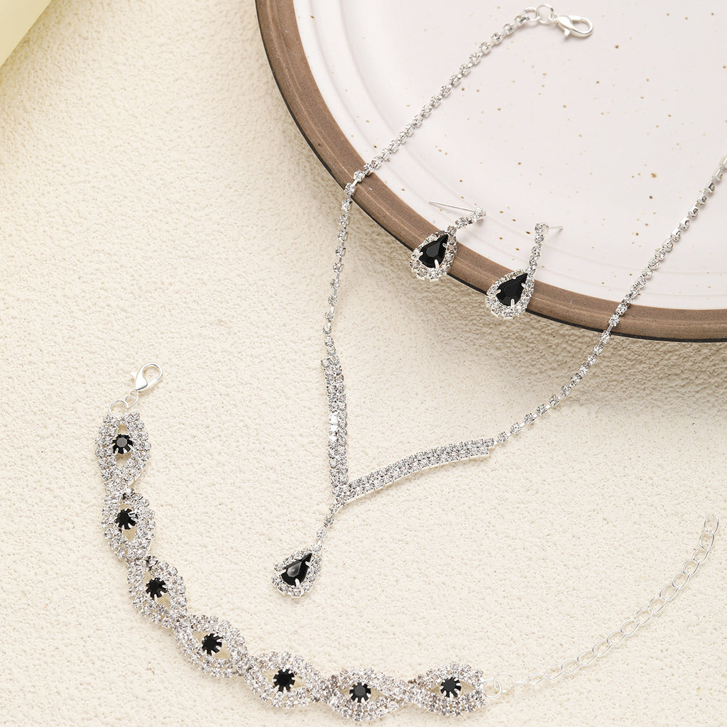 Damen Schmuckset mit stilvollem Anhänger und eleganten Ohrringen Shop Nory