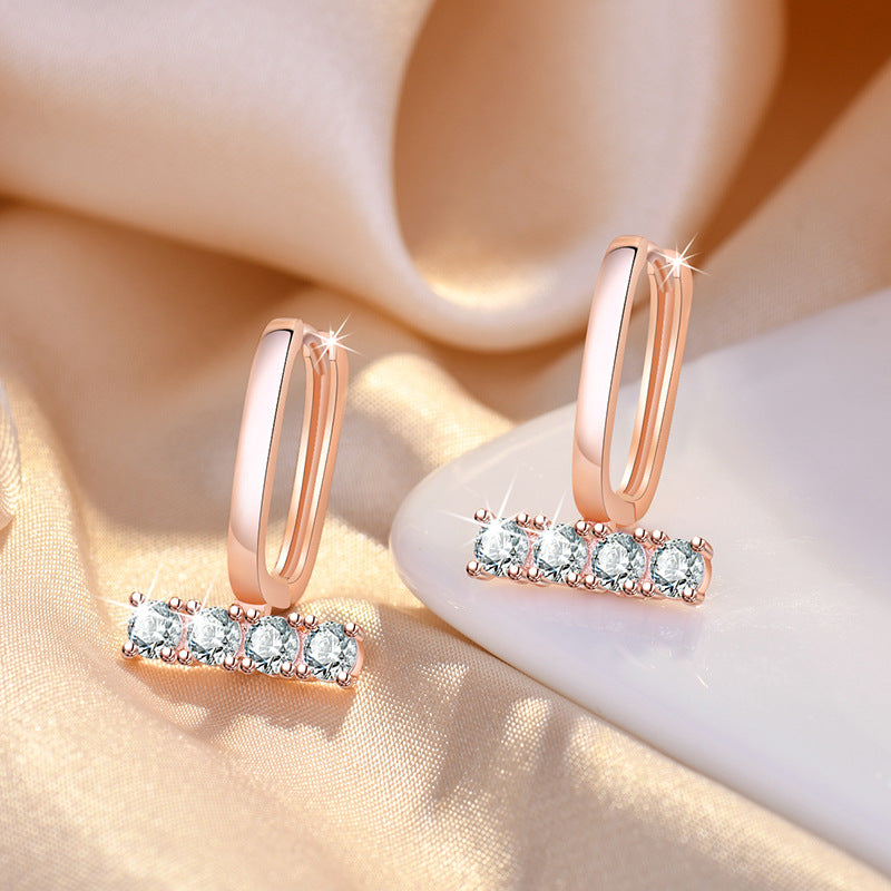 Damen Modische Ohrstecker mit funkelnden Zirkonia Shop Nory