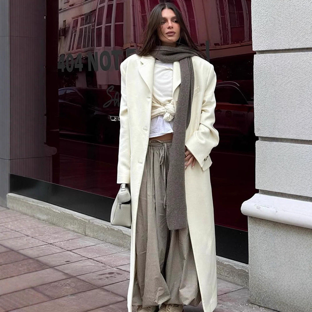 Damen Longline-Wollmantel mit minimalistischer Knopfleiste, strukturierter Schulter und klassischem Reverskragen Shop Nory