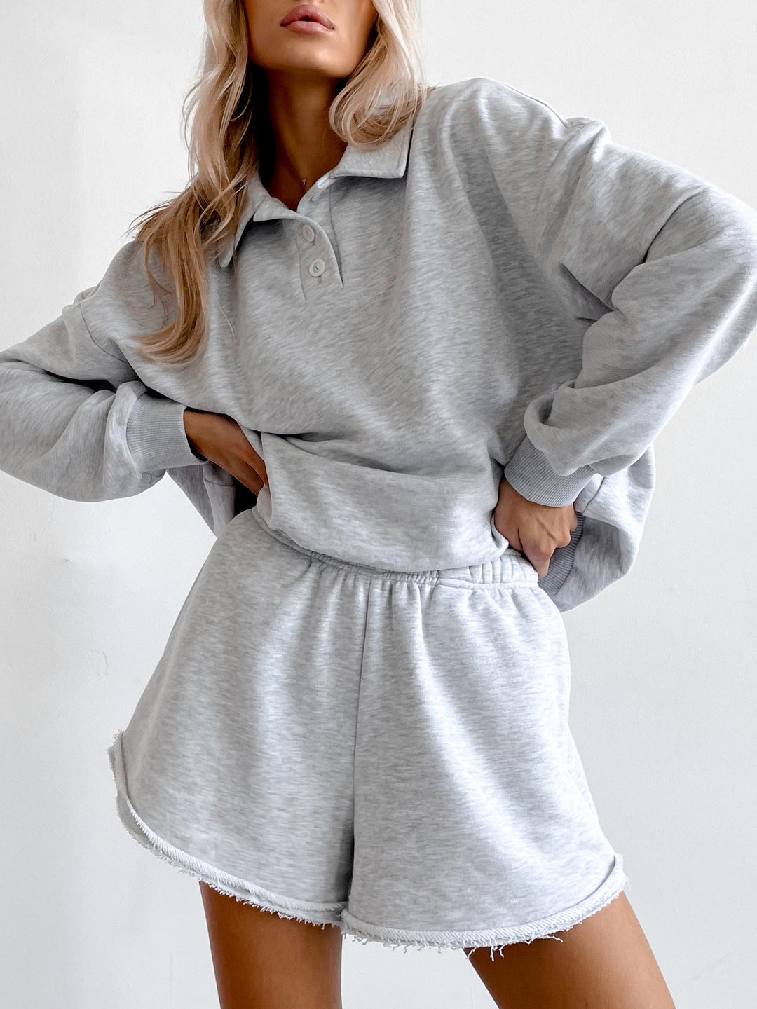 Damen Polo-Sweatshirt und fransige High-Waist Lounge-Shorts Set Shop Nory