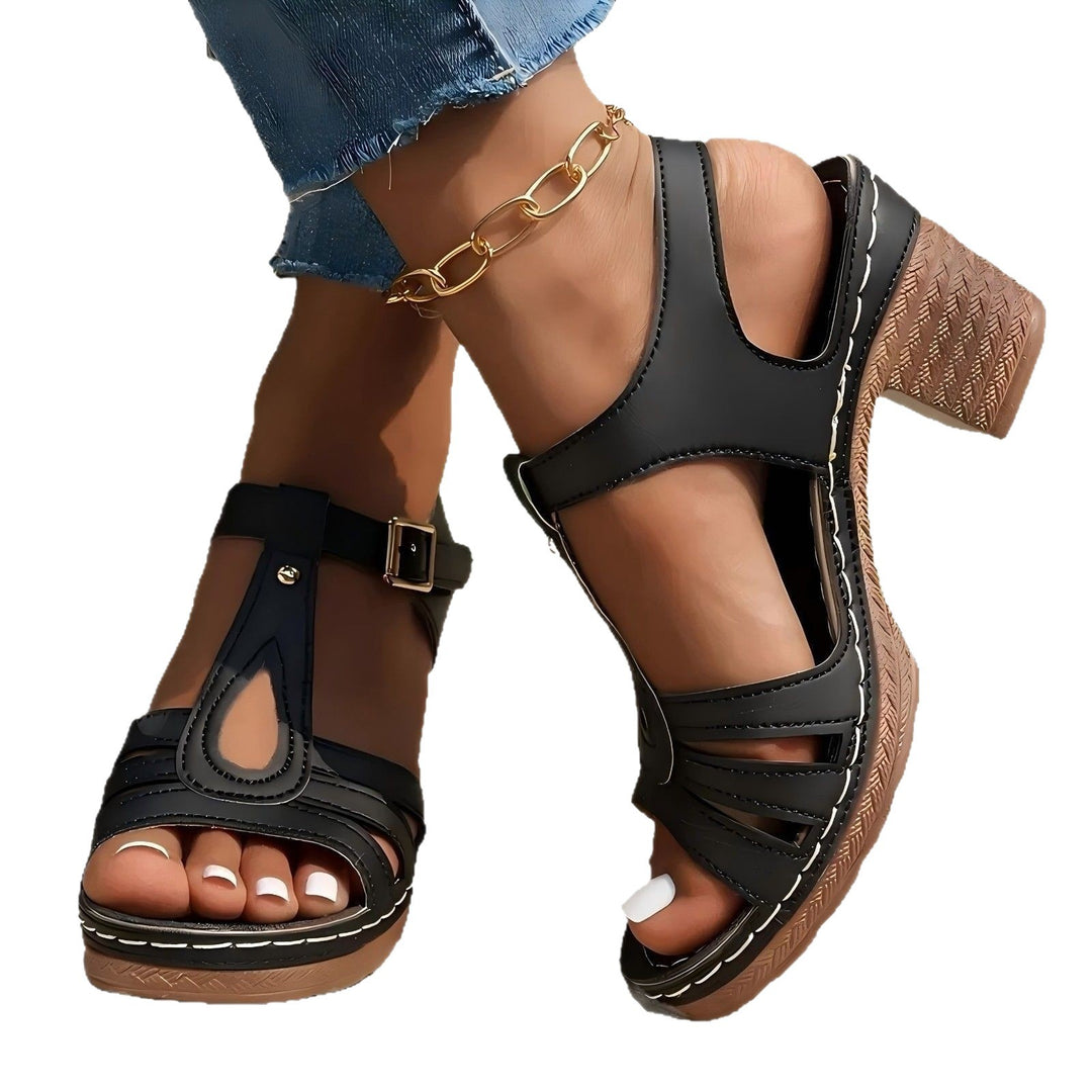Damen T‑Riemen Sandalette mit mittelhohem Blockabsatz und gepolstertem Fußbett Shop Nory