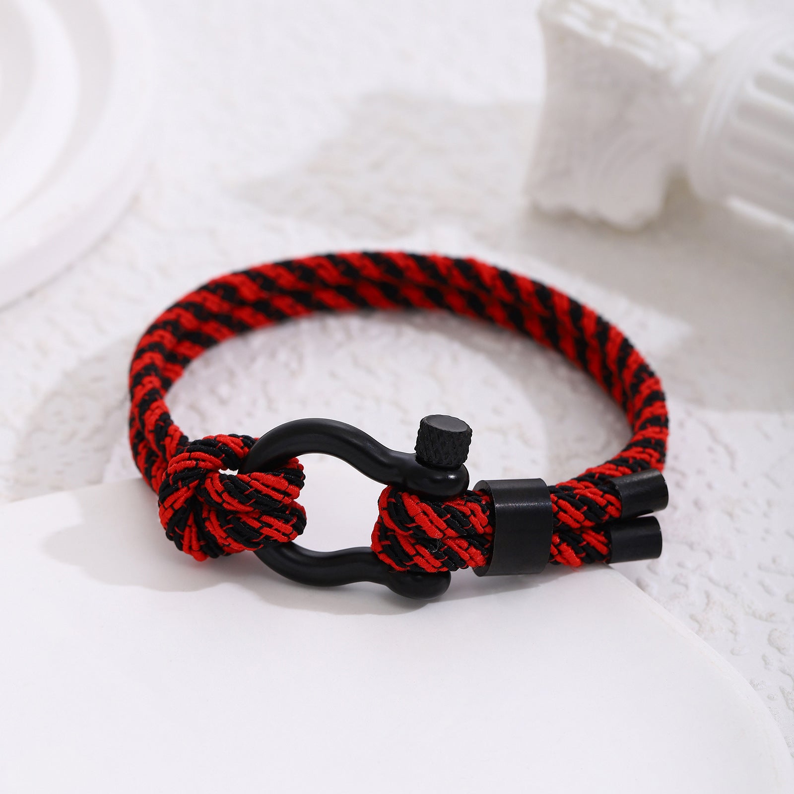 Herrenarmband aus geflochtenem Paracord mit stylischem Metallverschluss Shop Nory