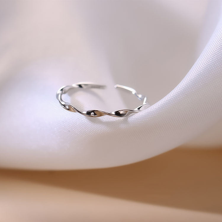 Damen filigraner und geschwungener Ring aus hochwertigem Silber Shop Nory