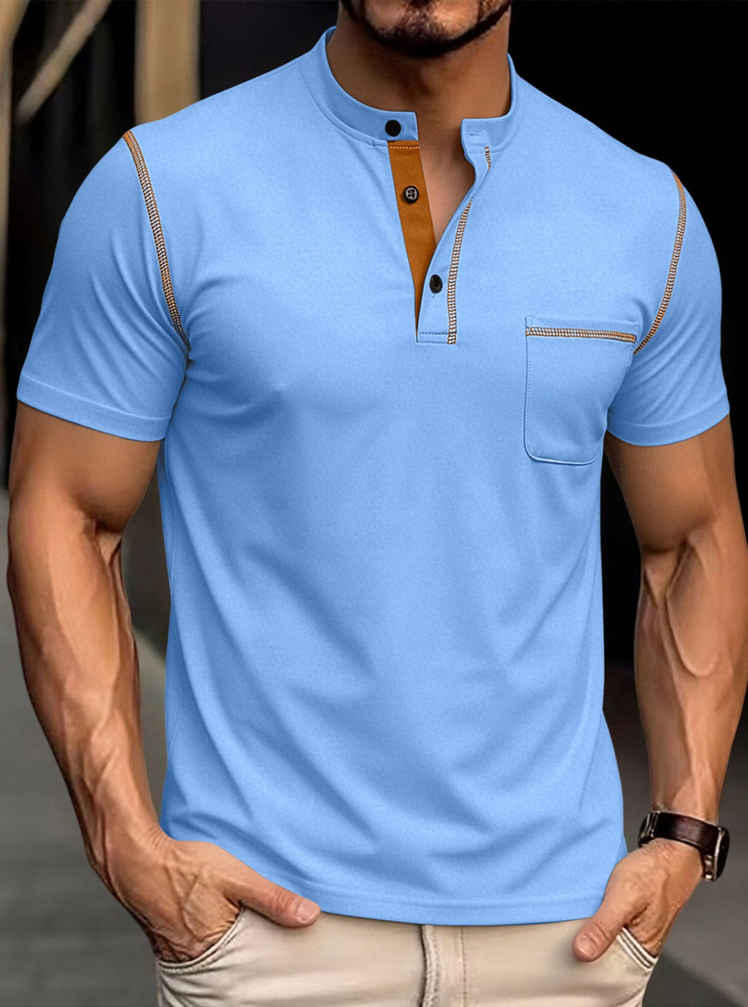 Herren nan modernes Kurzarm-Henley mit Stehkragen, Kontrastnähten und aufgesetzter Brusttasche