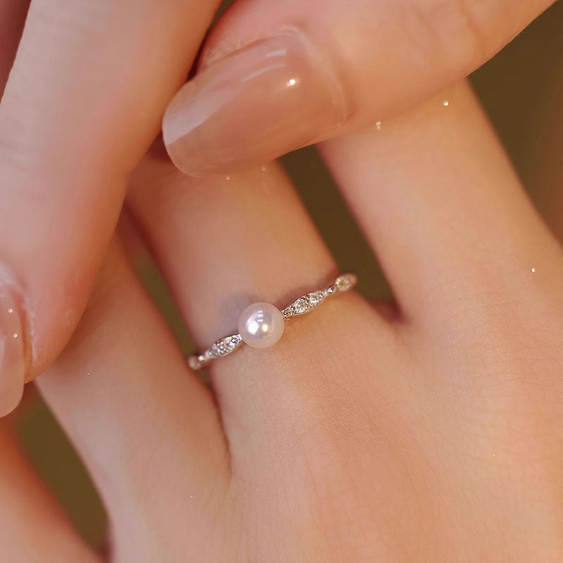 Damen Eleganter Perlring mit filigraner Zirkonia-Verzierung Shop Nory