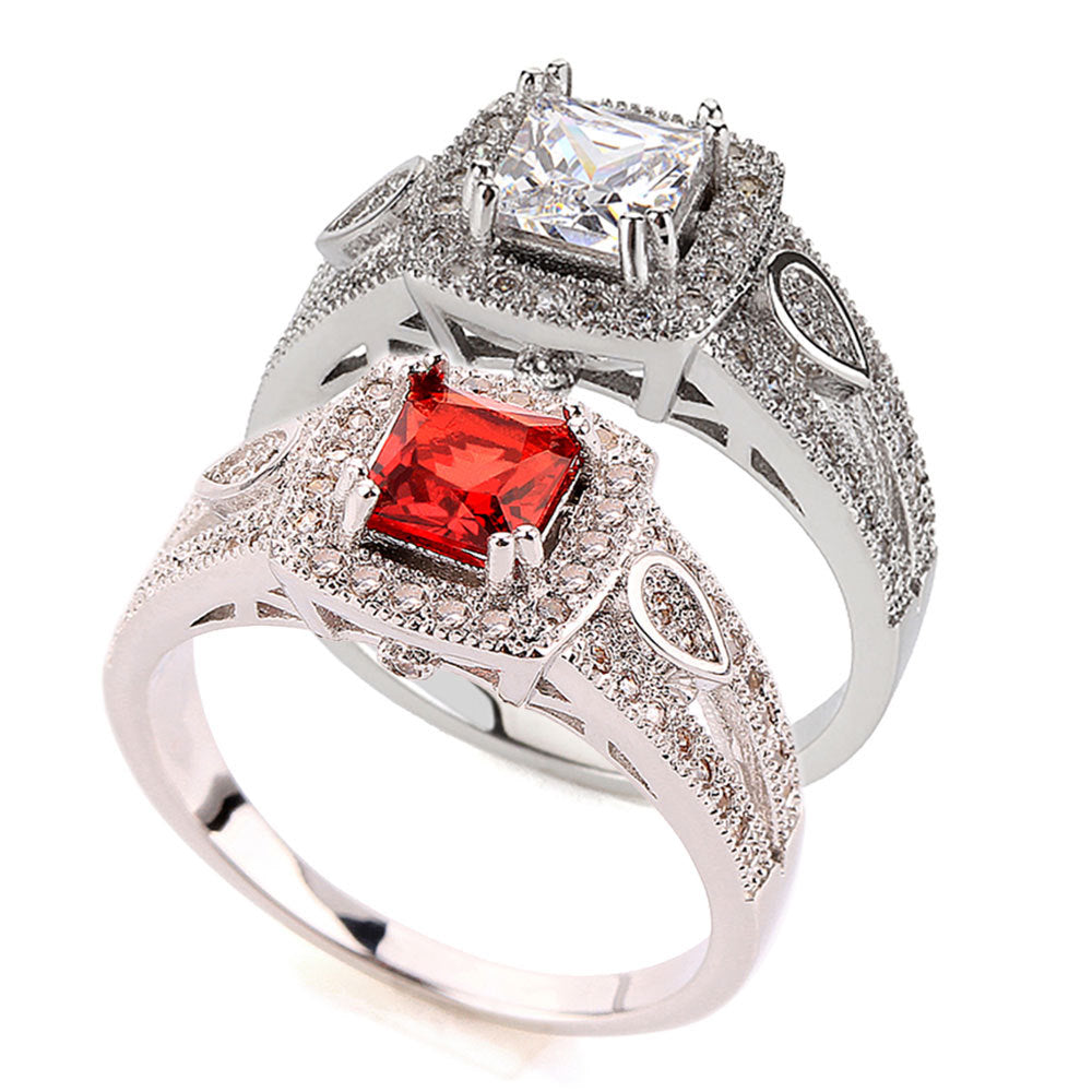 Damen Ring mit funkelndem Zirkonia-Besatz und kunstvollem Design Shop Nory