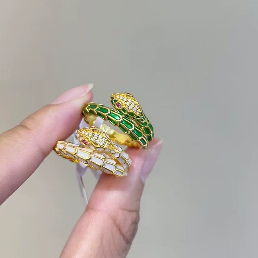 Damen Ring im extravaganten Schlangenmotiv mit funkelnden Kristallen Shop Nory