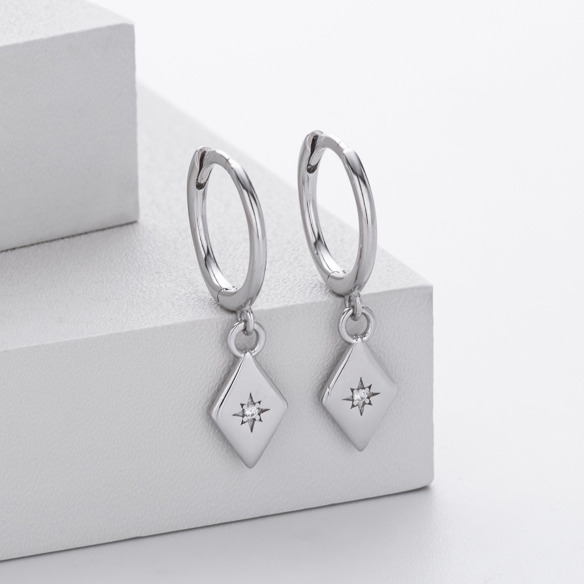 Damen Ohrhänger mit hochwertigem Zirkonanhänger aus 925 Sterling Silber Shop Nory