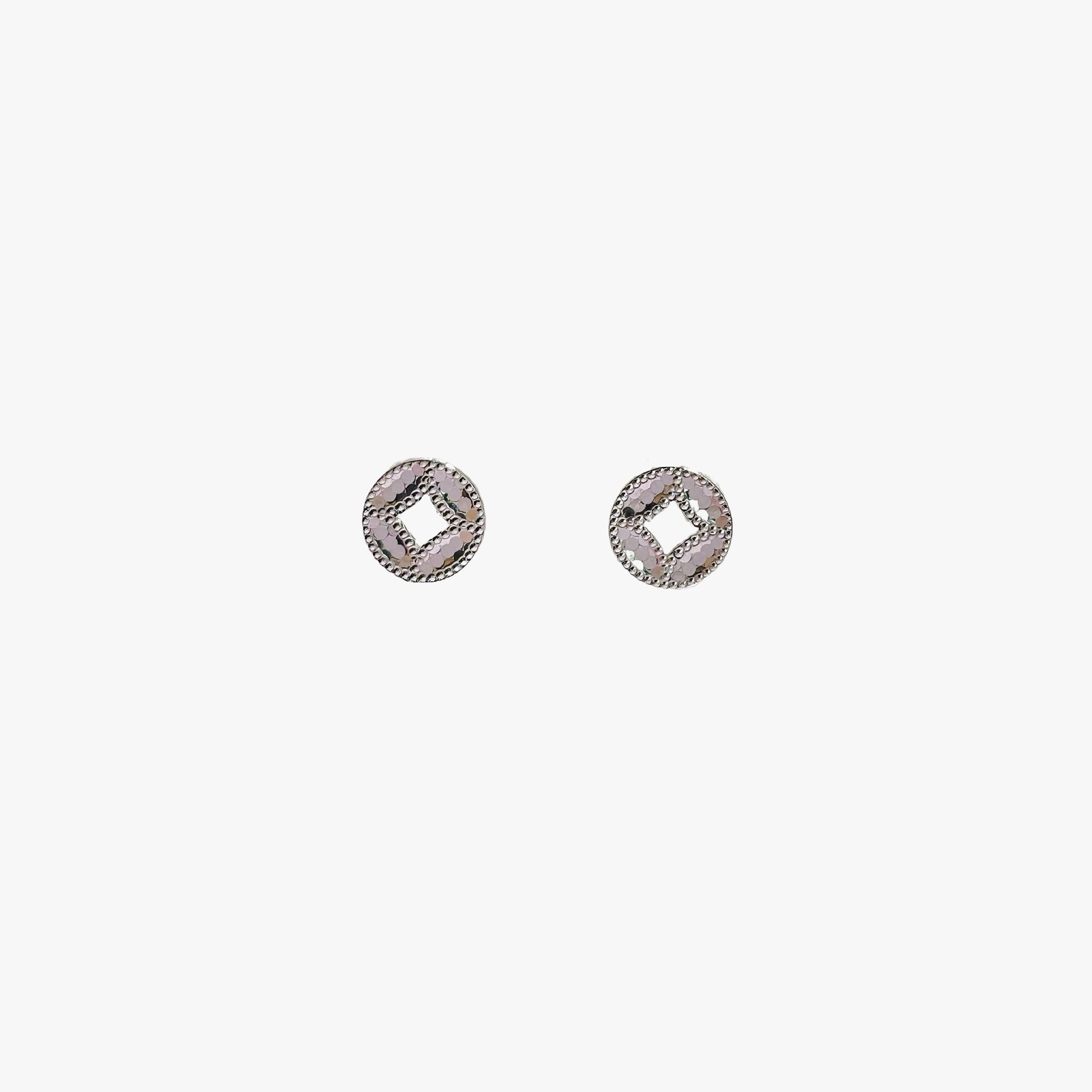 Damen Ohrstecker im geometrischen Design mit glitzernden Akzenten Shop Nory