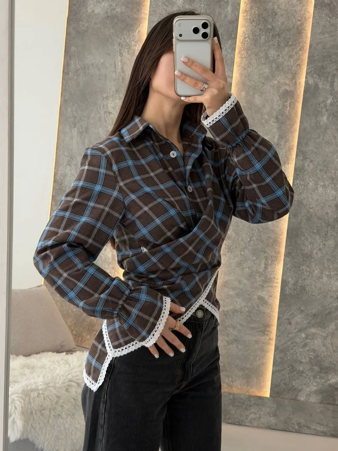 Damen kariertes Hemd mit Spitzenbesatz und asymmetrischem Wickel-Saum Shop Nory