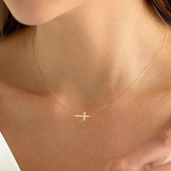 Damen Halskette mit zeitlosem Kreuzanhänger und feinem Kettendesign Shop Nory