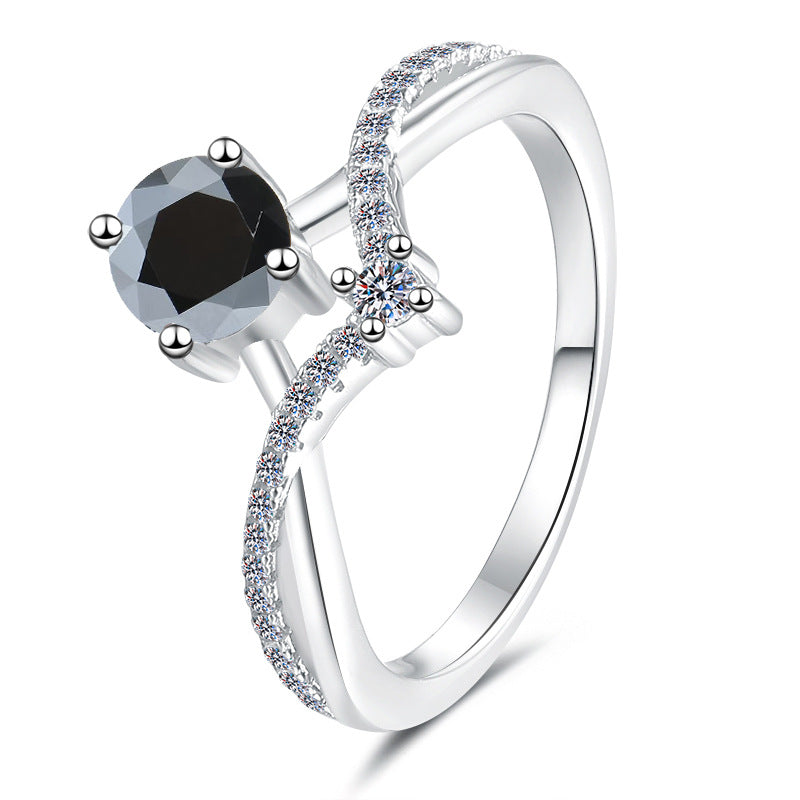 Damen Verlobungsring mit schwarzem Hauptstein und funkelnden Zirkonia-Elementen Shop Nory