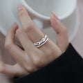Damen zierlicher Ring mit verspieltem Schleifenmotiv und feinen Zirkonia Akzenten Shop Nory