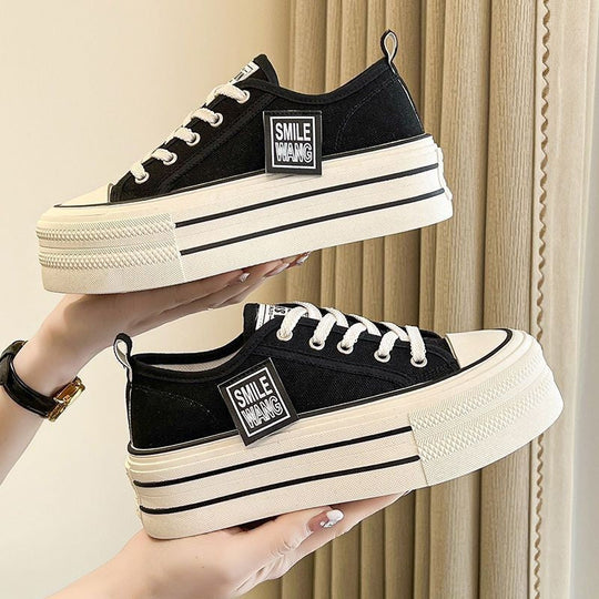 Damen Plateau-Sneaker mit charakteristischem Kontrastdesign und großem Sohlenprofil