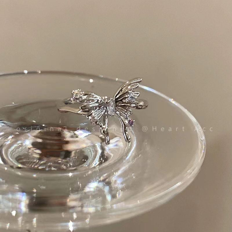 Damen Ring mit elegantem Schmetterlingsdesign und funkelnden Zirkonia Shop Nory