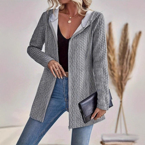 Damen Strickjacke mit Kapuze und trendigem Zopfmuster