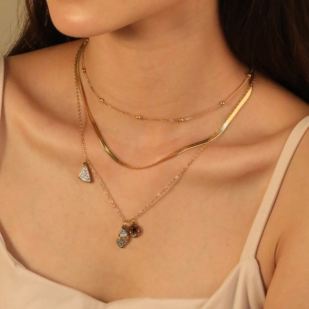 Damen mehrlagige Halskette mit bunten Anhängern und hochwertigen Details Shop Nory